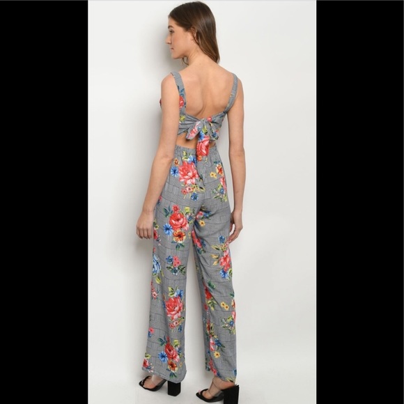 Navy and Floral Jumpsuit Size Small New With Tags - Picture 3 of 5